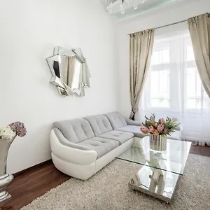 Apartment Opera Luxury With Free Parking, Budapest