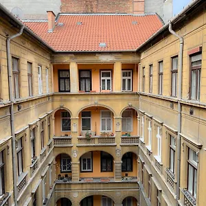 Apartman In The Centre Of, Budapest